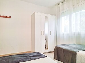 3 bedrooms, travel cot, free WiFi
