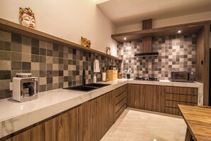 Basic House | Private kitchen