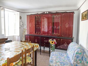 Dining - Wonderful  villa for 4 people with WIFI, balcony, pets allowed and panoramic view (Borgomaro)