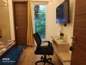 3 chambres, fer et planche à repasser, Wi-Fi, draps fournis