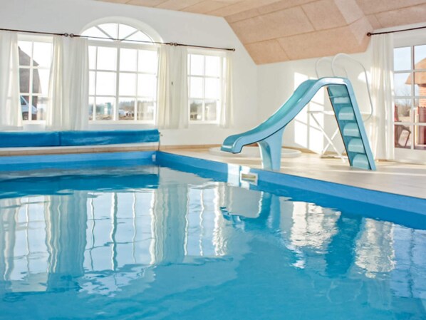 独立别墅 | 泳池 | 室内游泳池,室外游泳池