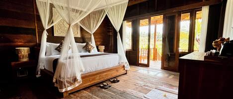 1 bedroom, desk, bed sheets