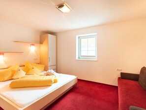 3 bedrooms, travel cot, free WiFi - Nice apartment for 8 people with A/C, WIFI, TV, terrace and pets allowed (Unterastlehn)