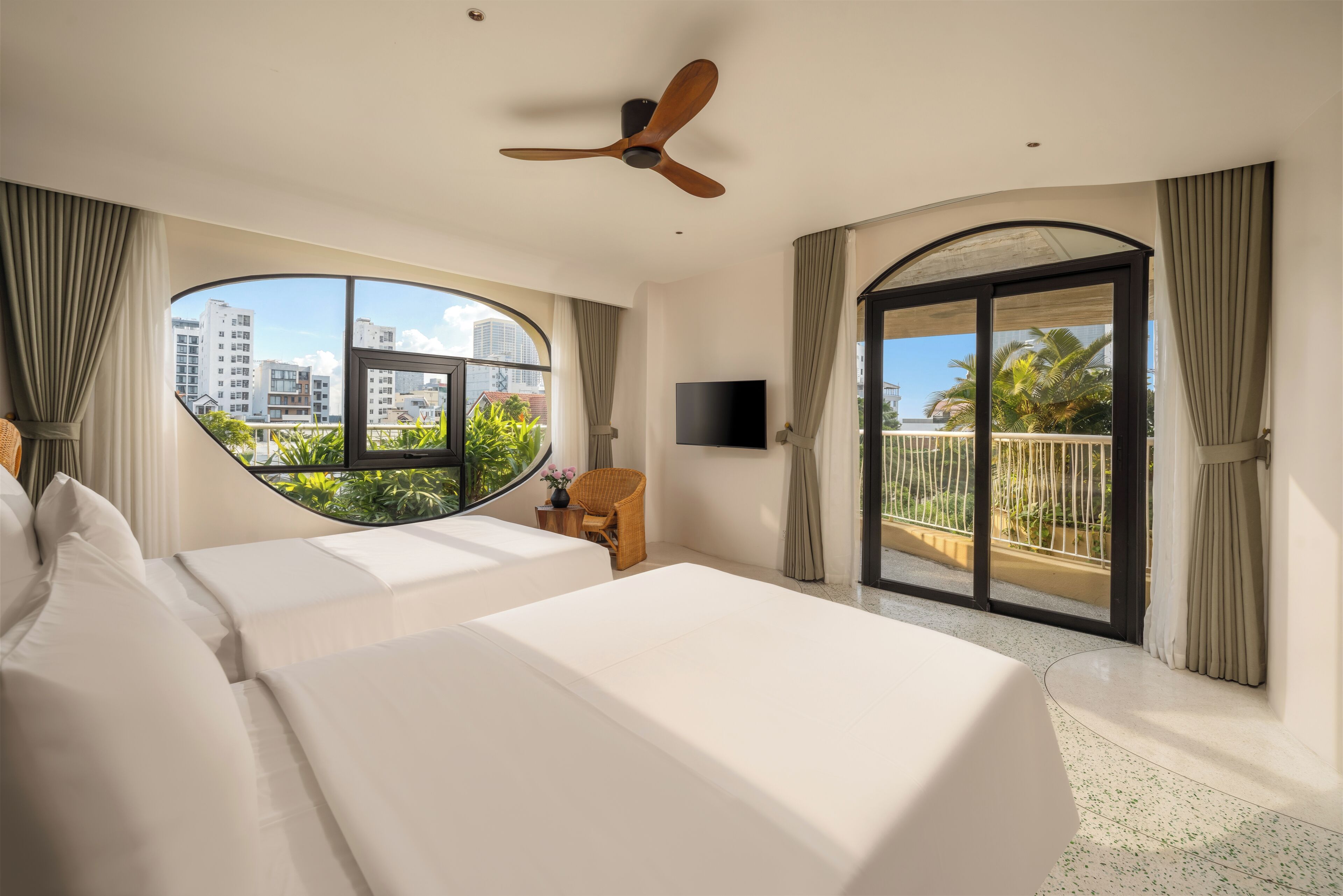 Literie de qualité supérieure, minibar, décoration personnalisée