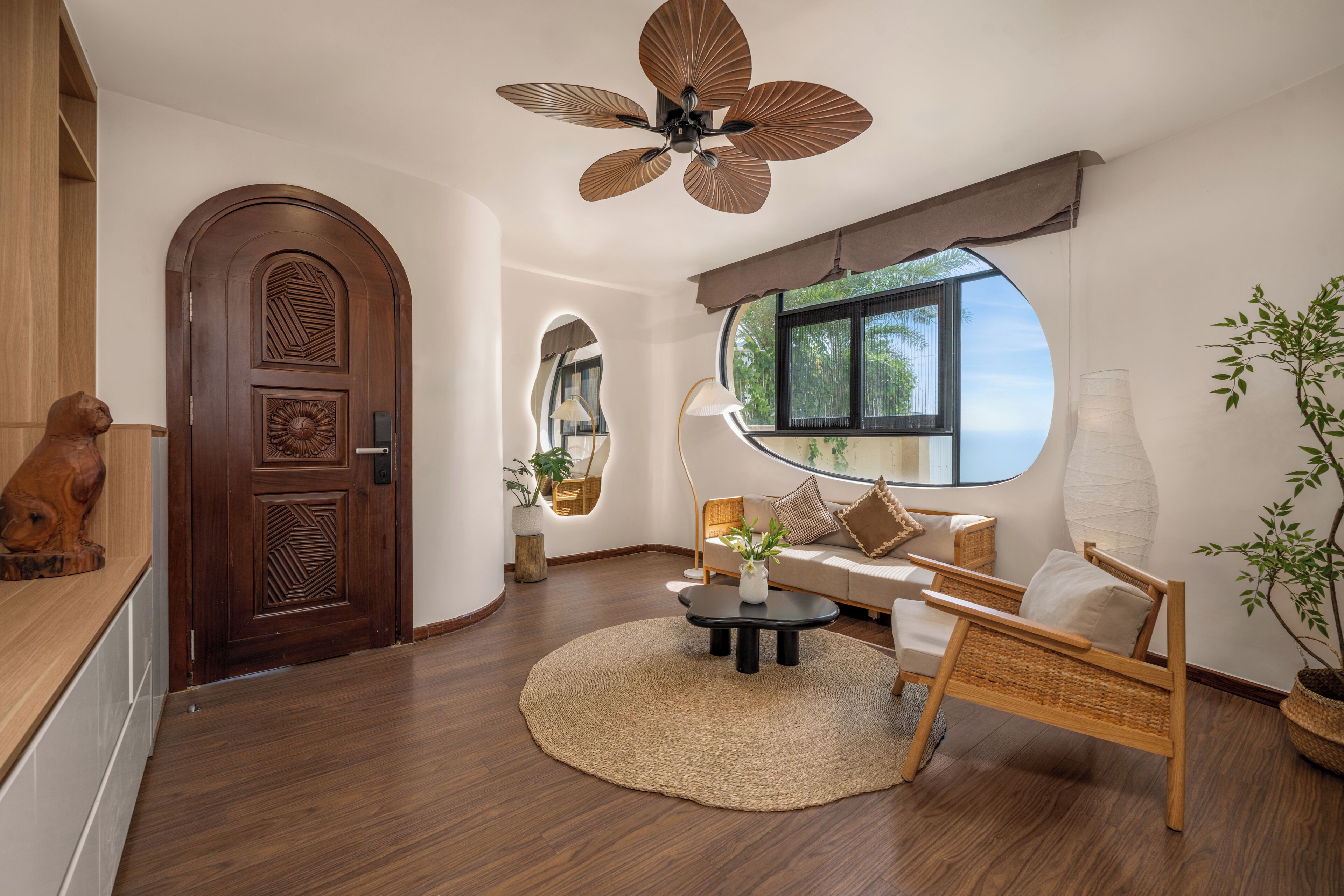 Family Room, 2 Bedrooms, Garden View | Living area