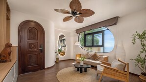 Two Bedroom Apartment - Vip Offer 30 min Herbal Foot Bath & One-way Airport Transfer | Oppholdsområde