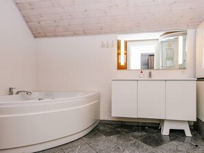 Spa treatment - 4 Star Holiday Home in Ulfborg (Ulfborg)
