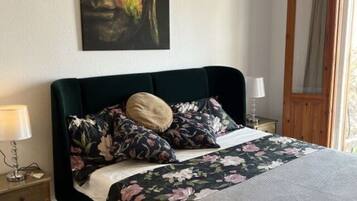 Mobile Home | 3 bedrooms, iron/ironing board, individually furnished