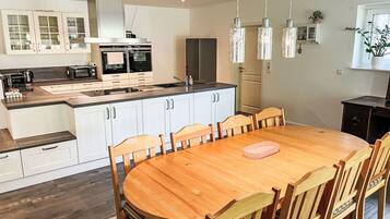 Mikrowelle, Ofen, Geschirrspüler