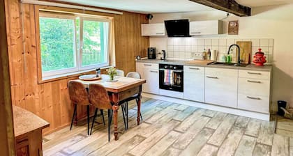 Belle maison de vacances privée pour 4 personnes avec WIFI, TV, patio, animaux admis et parking