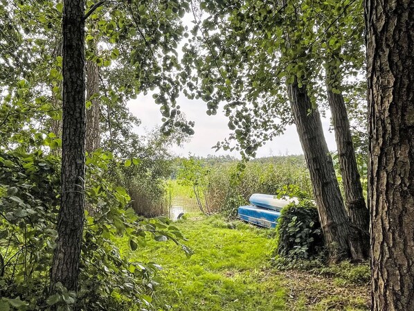 Property grounds - Beautiful private villa for 2 guests with TV and terrace (Neustrelitz)
