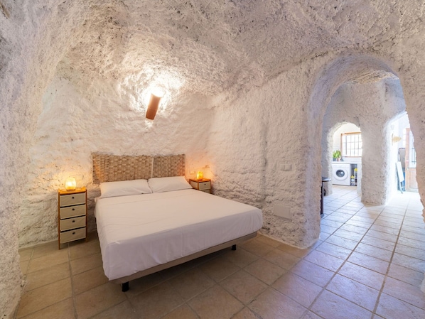 2 chambres, fer et planche à repasser, lit parapluie, Wi-Fi gratuit