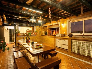 Dining - Wonderful private villa for 12 guests with A/C, private pool, WIFI, TV, patio and pets allowed (Maspalomas)