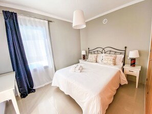 2 bedrooms, iron/ironing board, travel cot, free WiFi - Beautiful private villa for 3 people with private pool, WIFI, A/C, TV and patio (Playa Blanca)