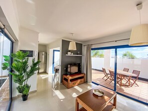 Interior - Beautiful private villa for 3 people with private pool, WIFI, A/C, TV and patio (Playa Blanca)