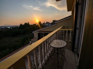 Apartment | Balcony - Villa in Starigrad Near Paklenica National Park (Starigrad)