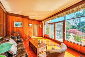 House, Pool View | Living area | Flat-screen TV