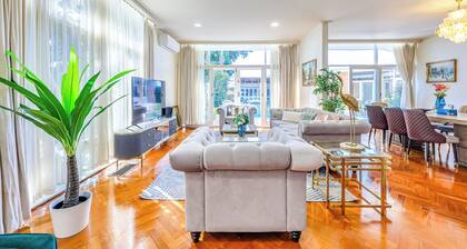 StayAU Spacious 6BR McKinnon Pool Home