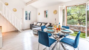 Interior - Cosy apartment for 4 people with WIFI, pool, A/C, TV, balcony and pets allowed (Sainte-maxime)