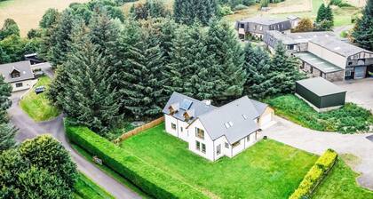 Magnifique maison de vacances privée avec WIFI, TV, animaux admis, vue panoramique et parking