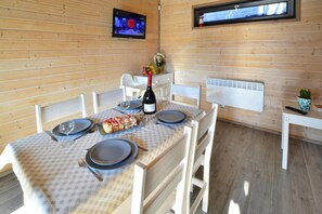 House | Dining - Holiday Homes Very Close to the Beach (Ustronie Morskie)