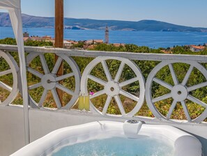 Tina de hidromasaje al aire libre