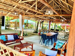 Breakfast, lunch, dinner served; beach views  - Treasure Beach Co.  (Carles)