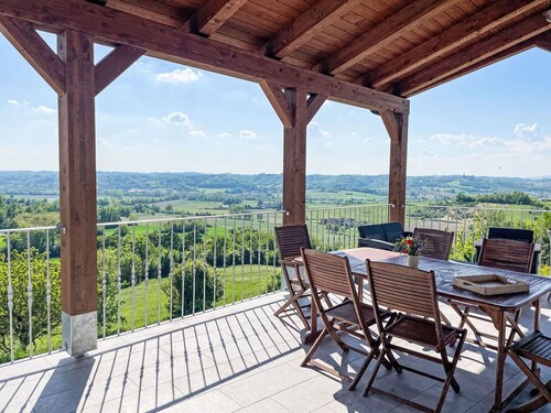 Stunning  villa with private pool, A/C, WIFI, terrace, pets allowed and panoramic view