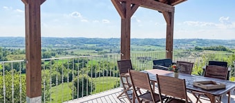 Wonderful villa with A/C, private pool, WIFI, terrace, pets allowed and panoramic view
