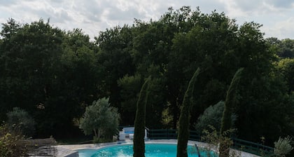 Maison de vacances privée avec bain à remous, WIFI, climatisation, piscine, TV, parking