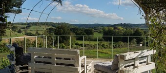 Caratteristica villa indipendente per 6 persone con WIFI, vasca idromassaggio, A/C, piscina e TV