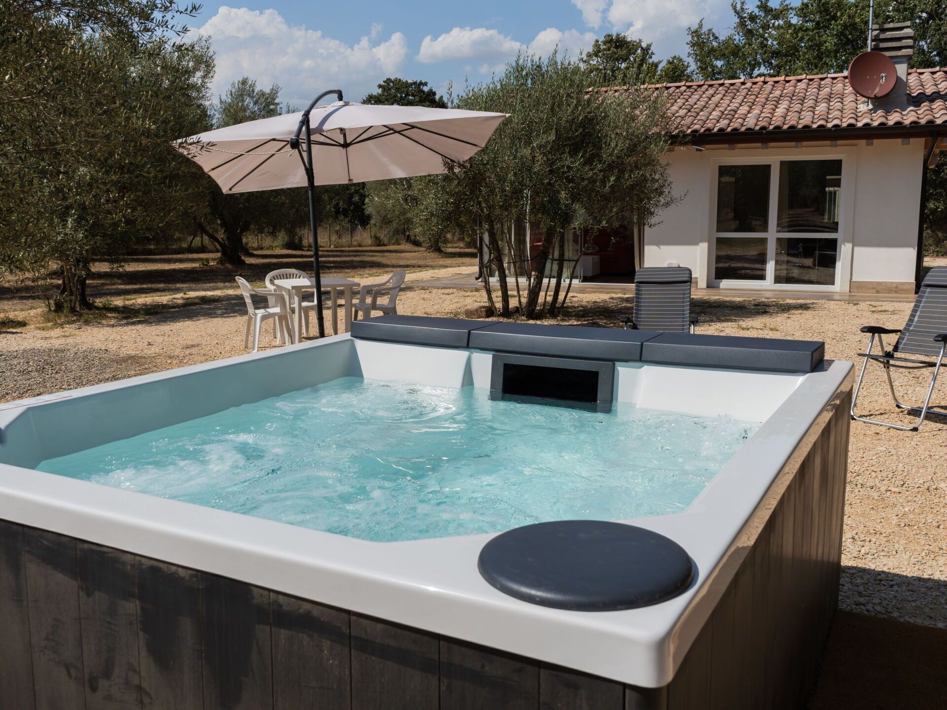 Himmel, Schnee, Berg, Gebäude, Welt, Steigung, Haus, Natürliche Landschaft, Einfrieren, Landschaft