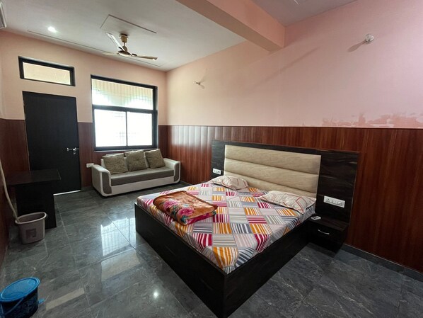 Comfort Duplex - Srijibaba ki Haweli (Mathura)