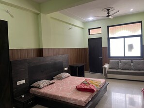 1 bedroom - Srijibaba ki Haweli (Mathura)