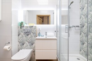 Appartement, 1 chambre, balcon | Salle de bain