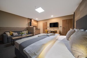 Standard Room | Hypo-allergenic bedding, Select Comfort beds, minibar, in-room safe