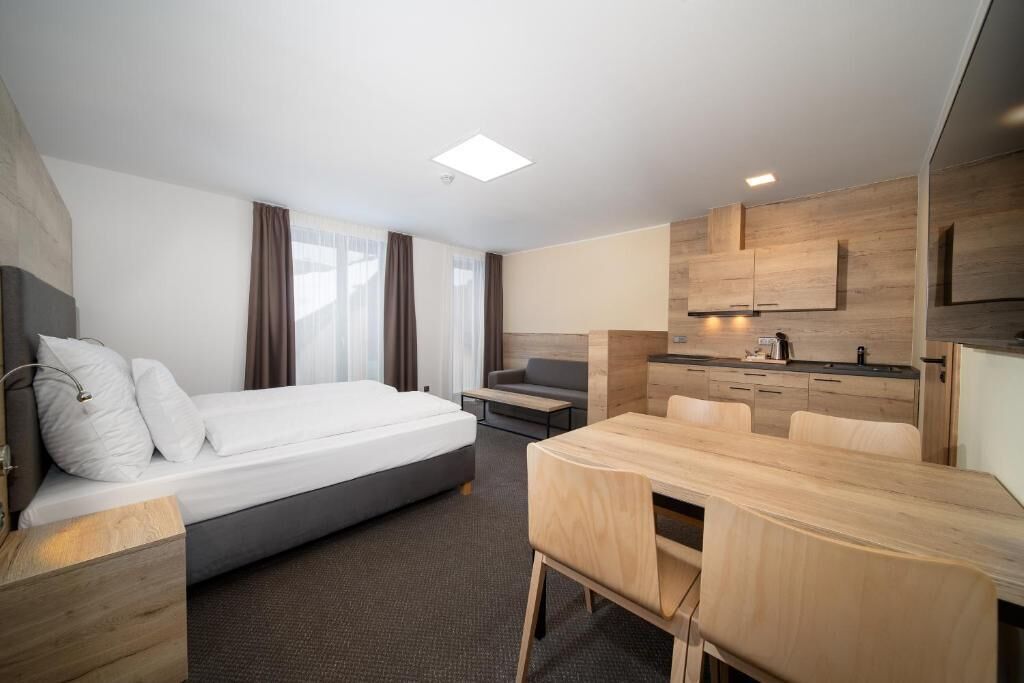 Standard Room | Private kitchenette | Mini-fridge, stovetop, electric kettle, cookware/dishes/utensils