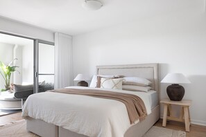 3 chambres, bureau, Wi-Fi gratuit, draps fournis