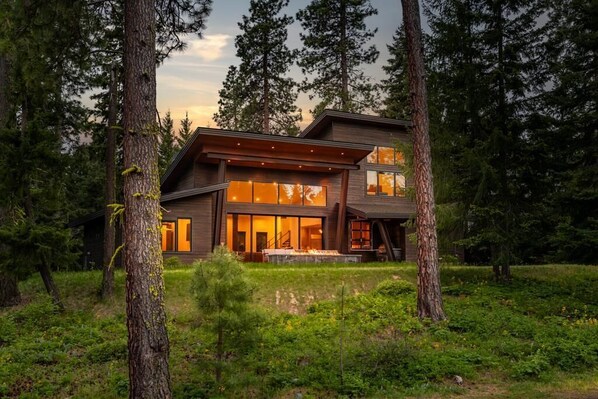 Exterior - Golf Course View, Fire Pit & Suncadia Pool Access (Cle Elum)
