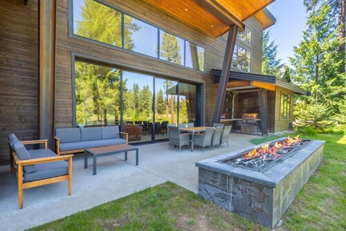 Suncadia 6 bdrm luxurious with magnificent golf views