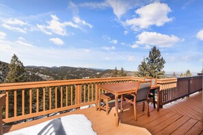 تناول الطعام بالخارج