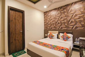 Kamar Double Deluks | Ruang kerja ramah laptop, kedap suara, Wi-Fi gratis, dan seprai linen