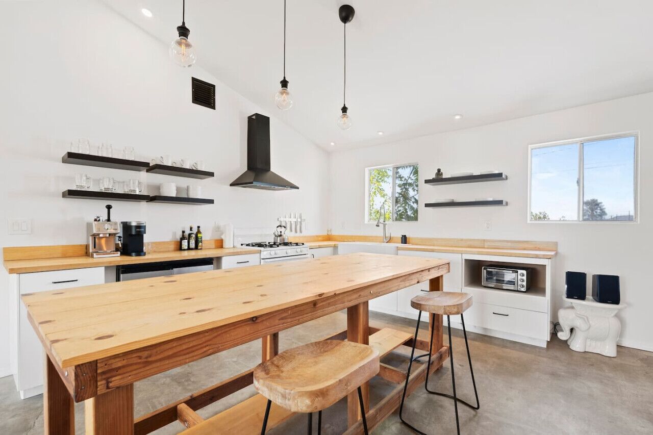 Fridge, oven, stovetop, toaster