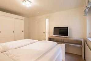 2 Schlafzimmer, Bügeleisen/Bügelbrett, Reisekinderbett, kostenloses WLAN