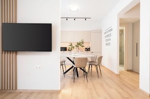 Appartement Luxe, 3 chambres, cuisine, vue ville | Coin séjour