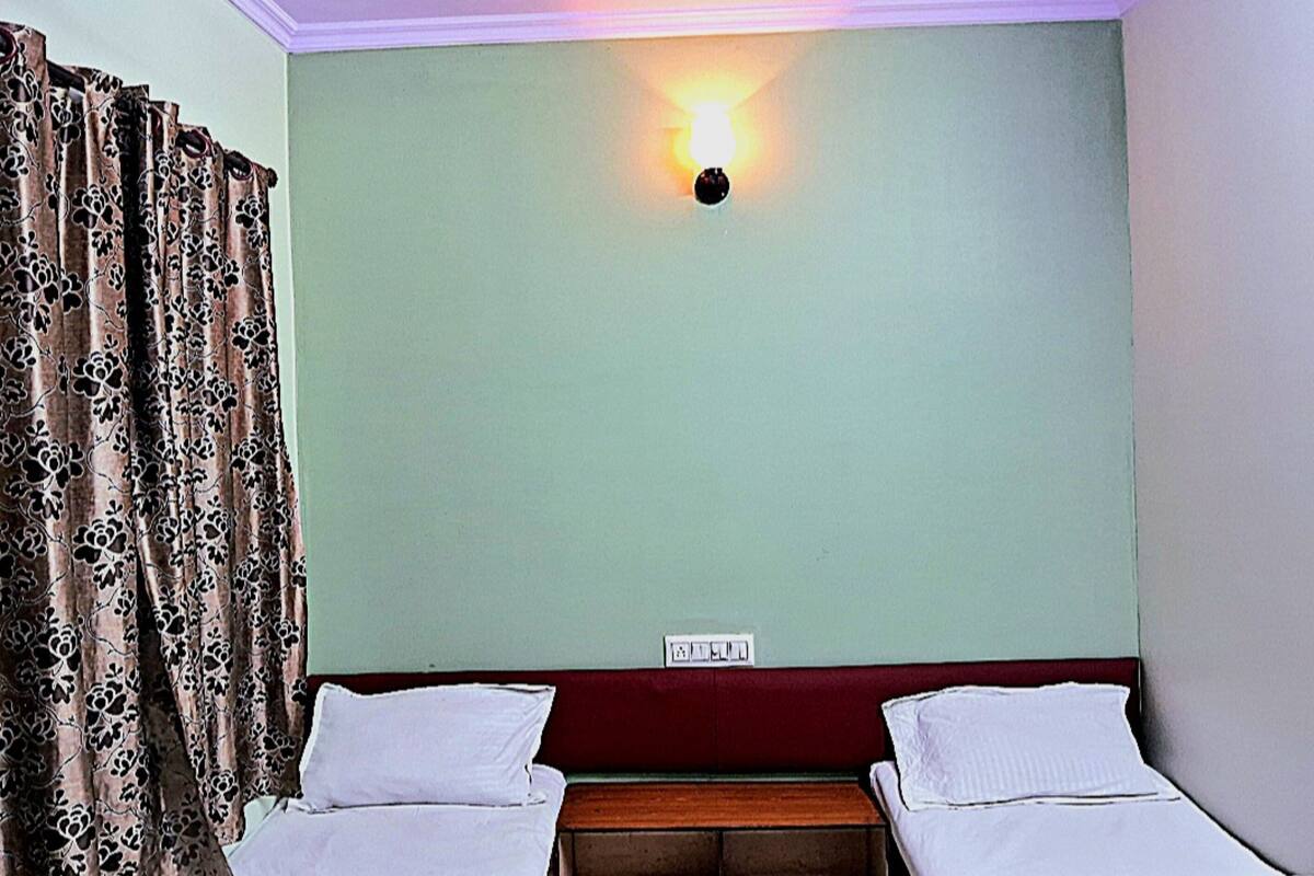 WiFi (free), bed sheets