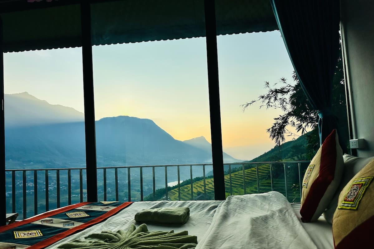 Deluxe Cabin | Blackout drapes