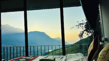 Deluxe Cabin | Blackout curtains
