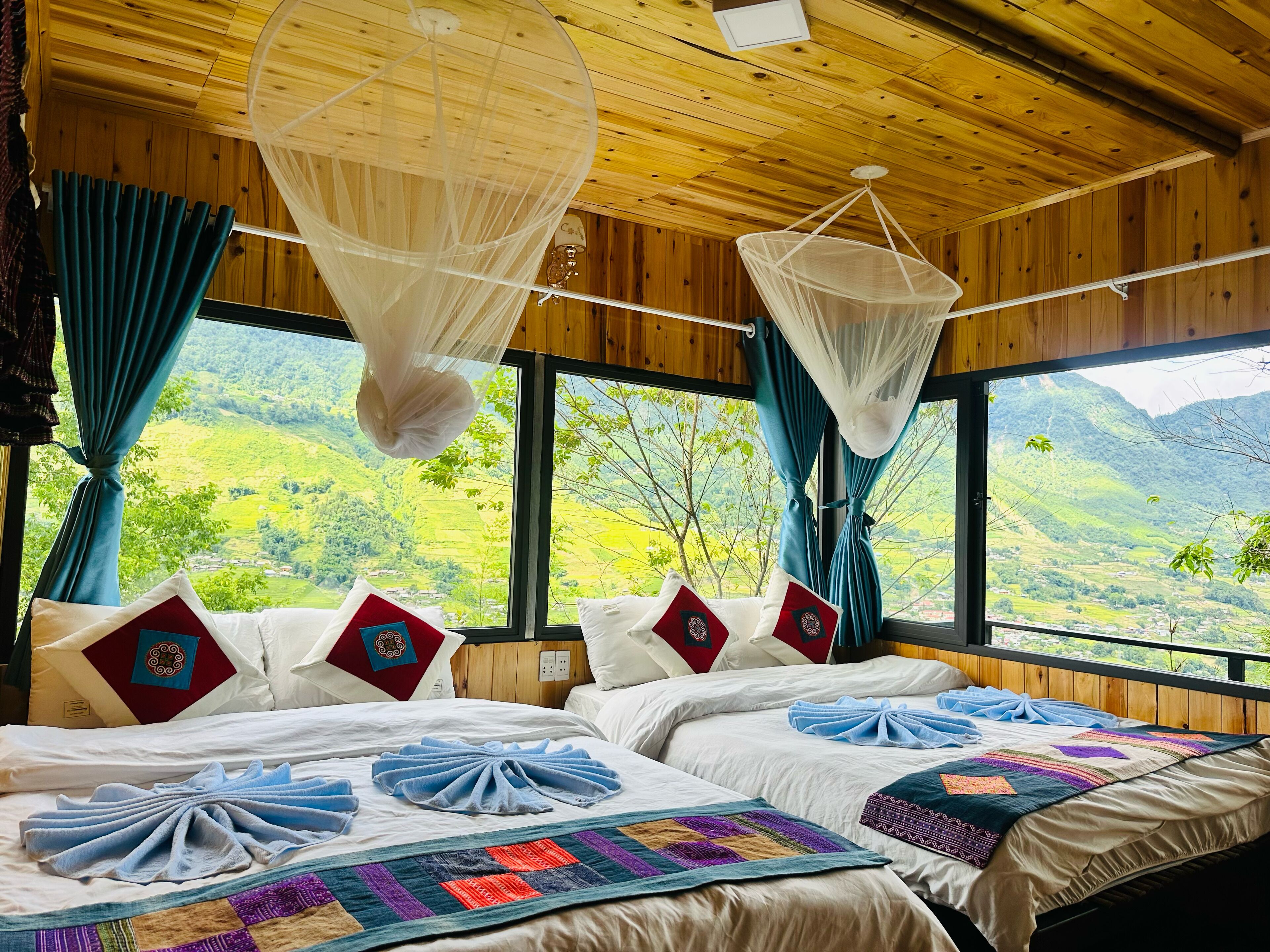 Deluxe Kulübe | Güneşlik/perde 