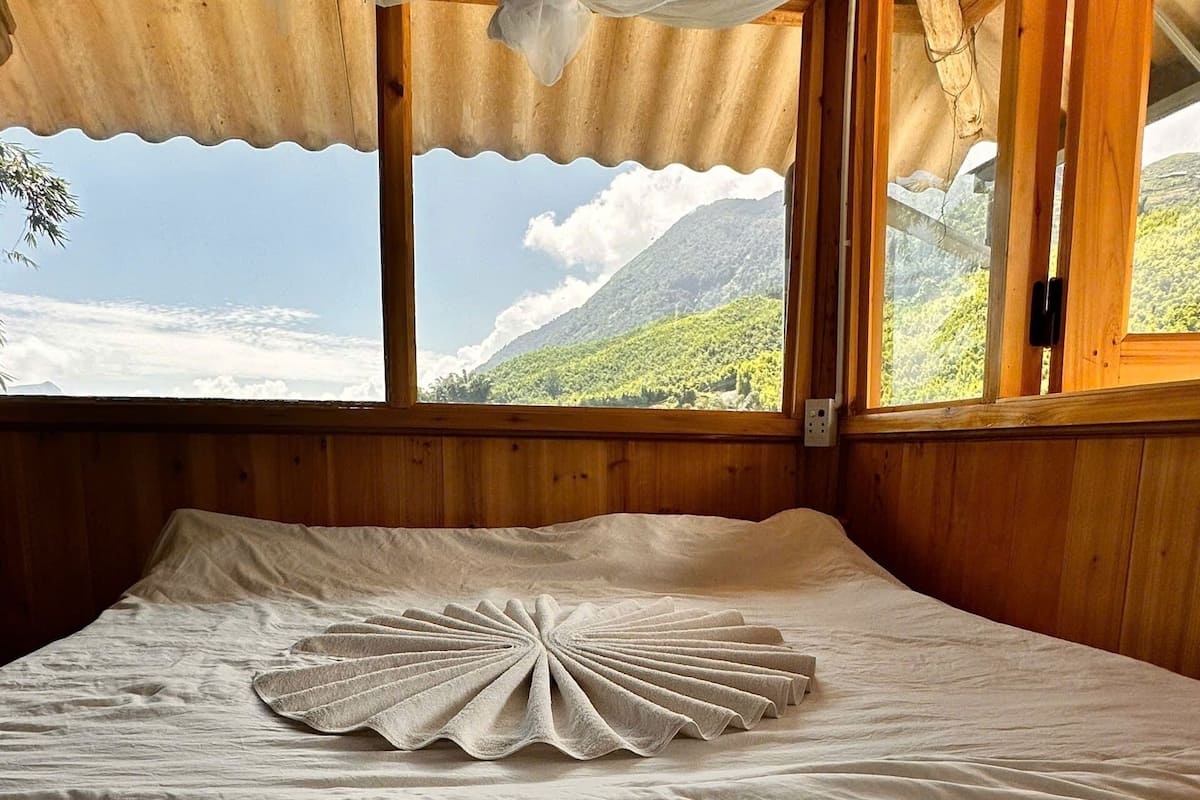 Camera Basic, patio, vista montagna | Tende oscuranti